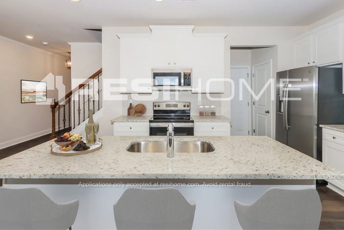 467 Avocet Sea Ln - Photo 3 of 17