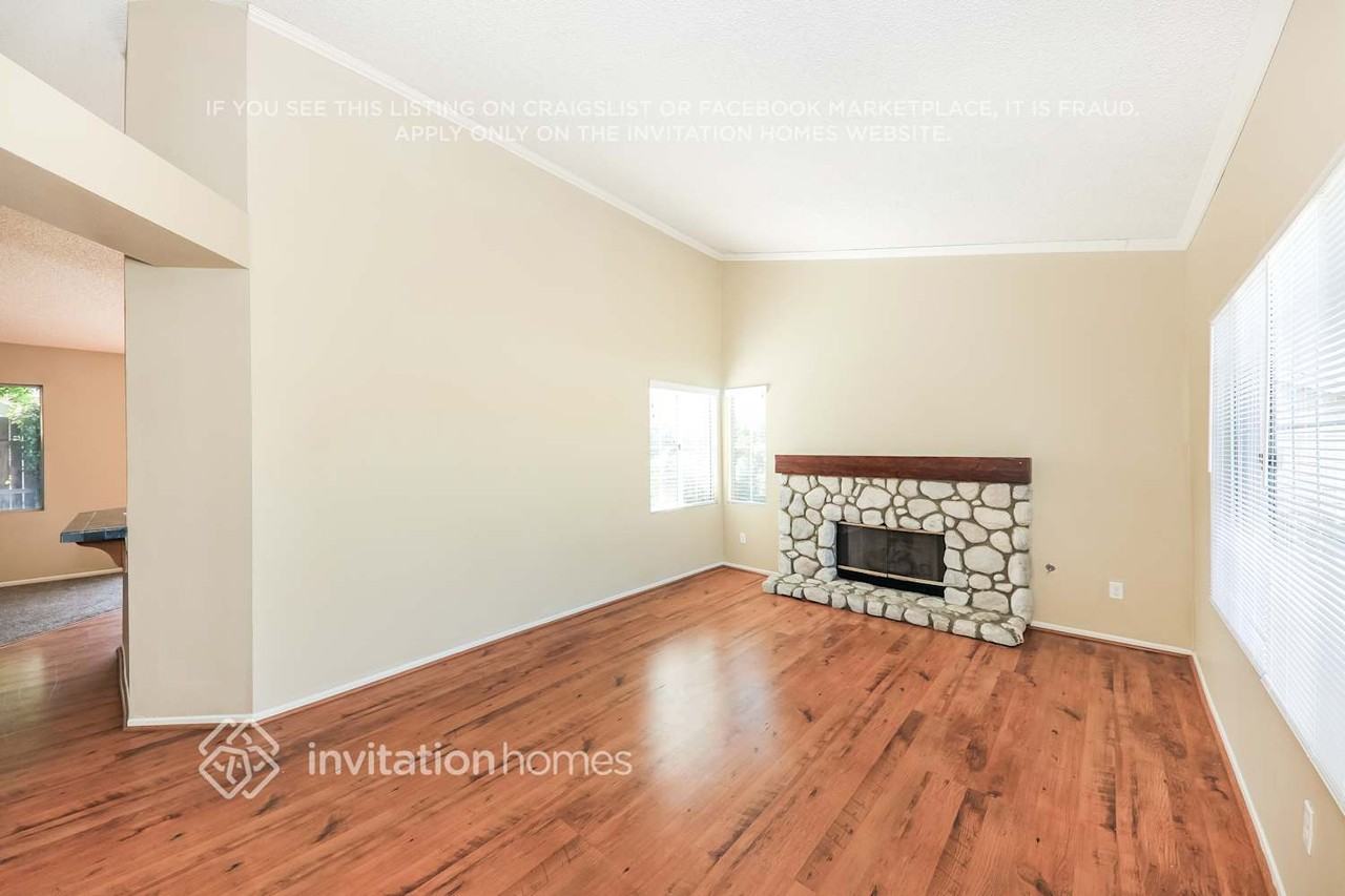 28623 Newcastle Rd - Photo 4 of 17