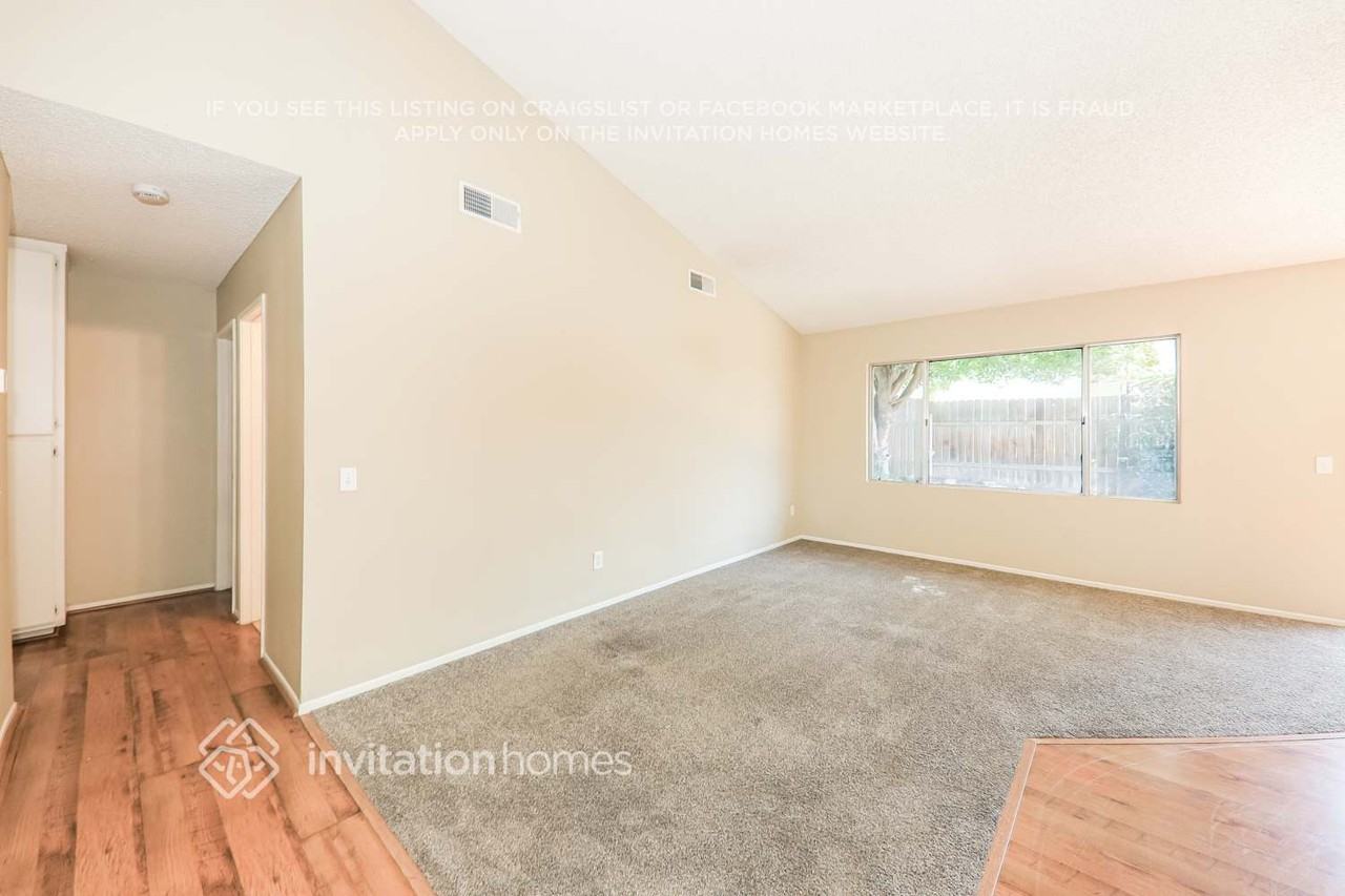 28623 Newcastle Rd - Photo 7 of 17