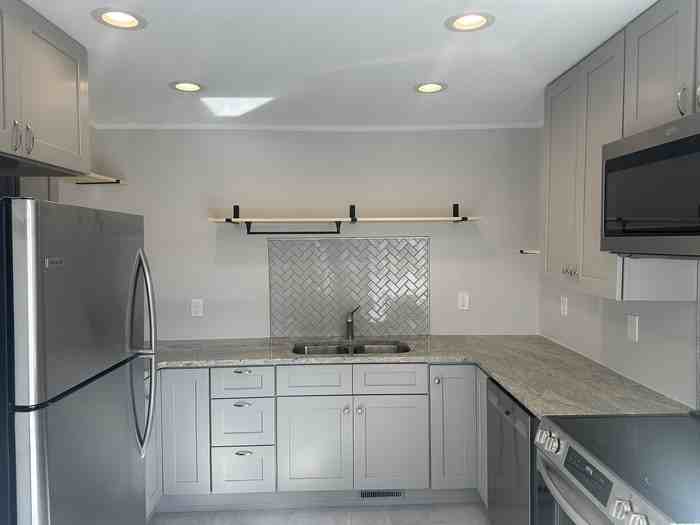 2705 Newbold St - Photo 3 of 16