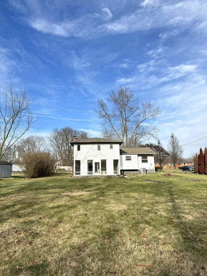 5117 Bixford Ave - Photo 2 of 33