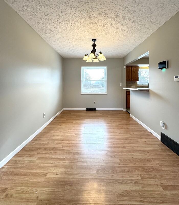 5117 Bixford Ave - Photo 7 of 33