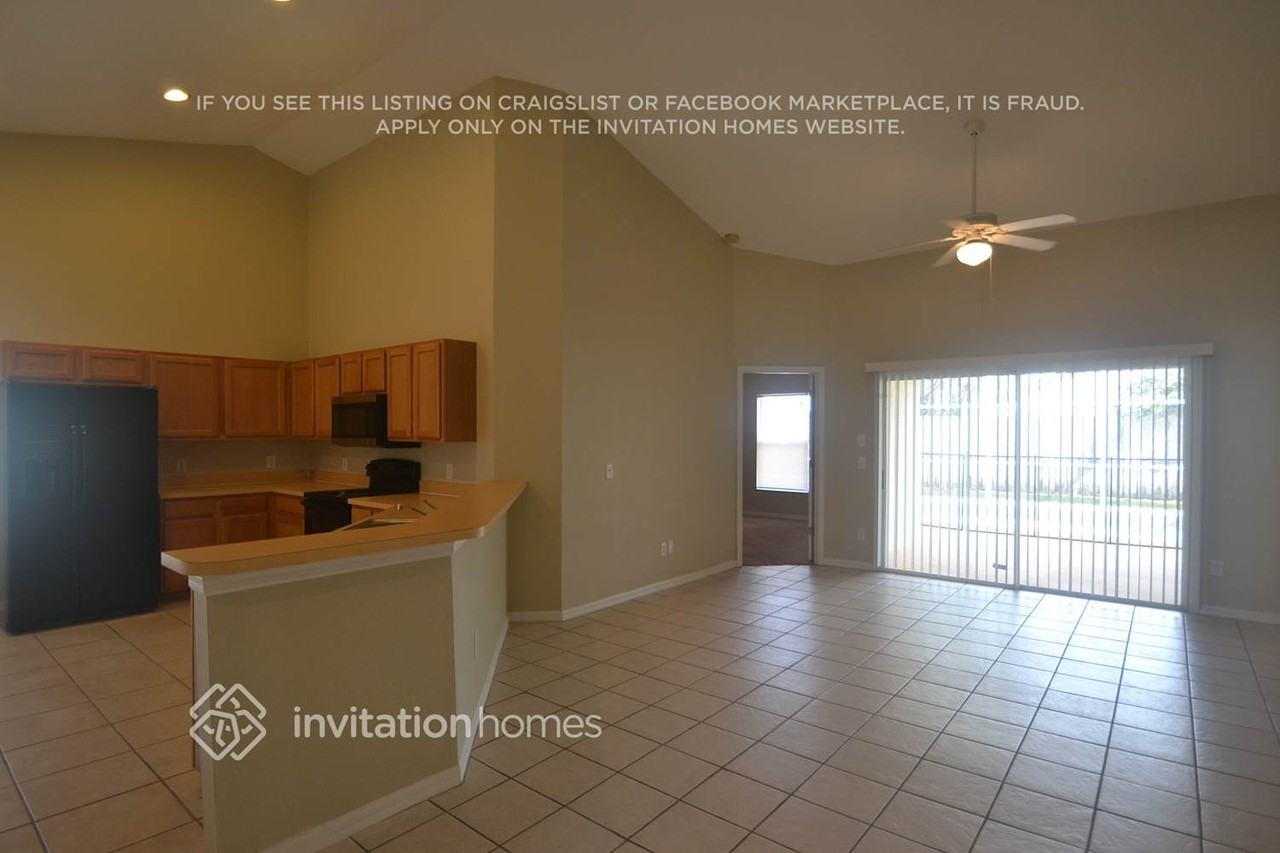 1124 Cedarwood Way - Photo 3 of 11