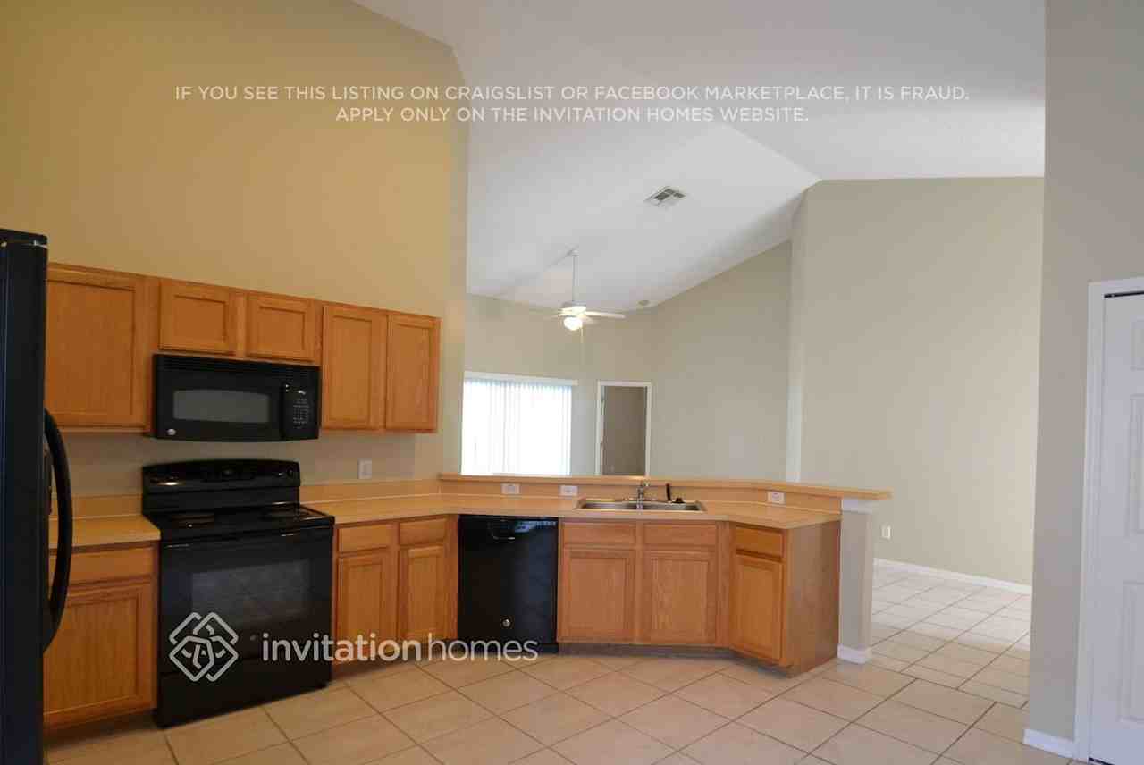 1124 Cedarwood Way - Photo 4 of 11