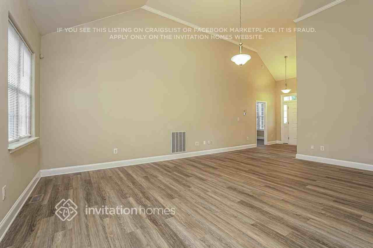 102 Shenandoah Way - Photo 3 of 17