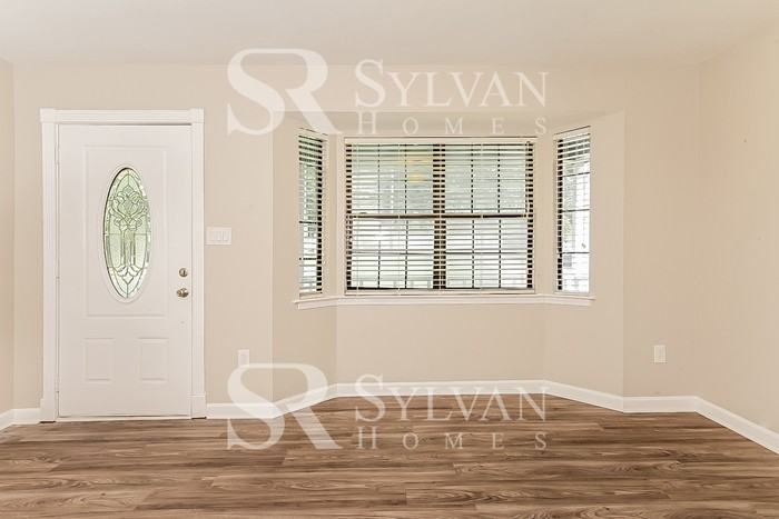 4015 Lehigh Blvd - Photo 4 of 16