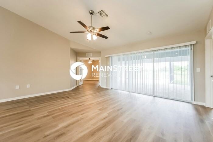 702 Yvonne Ave N - Photo 4 of 16