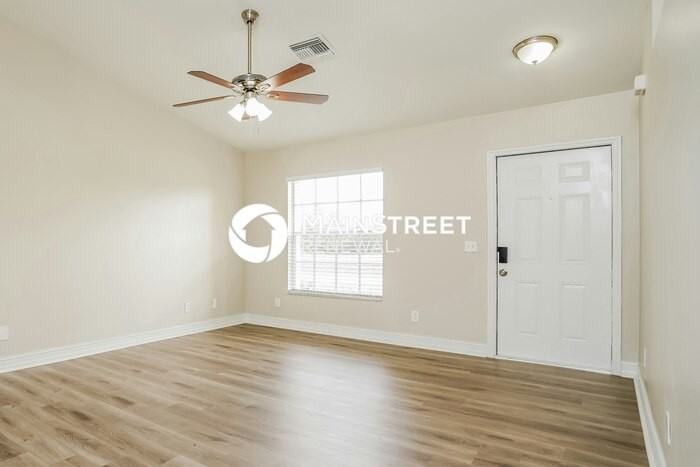 2122 Ne 20th Ln - Photo 2 of 17