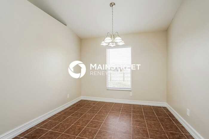 2122 Ne 20th Ln - Photo 6 of 17