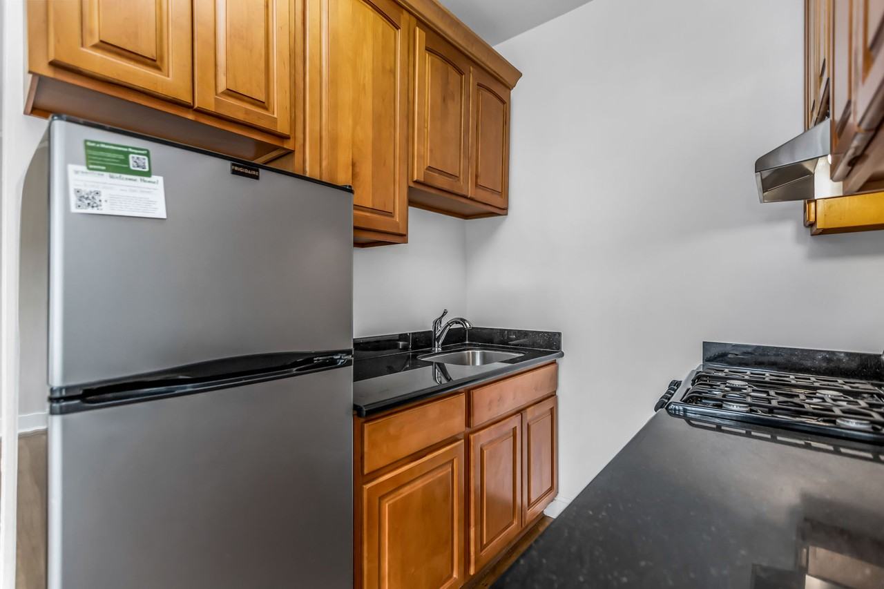 324 Larkin - Photo 7 of 15