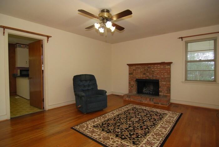 2029 Gibraltar Rd - Photo 7 of 44