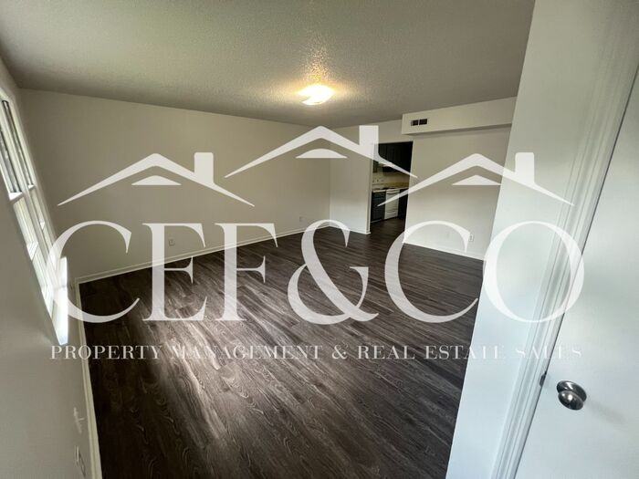 247 Colleen Ct #8B - Photo 2 of 10