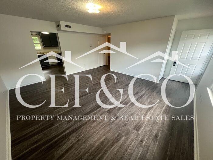 247 Colleen Ct #8B - Photo 3 of 10