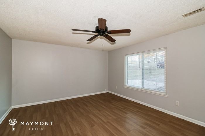 109 Neal Ave - Photo 4 of 15