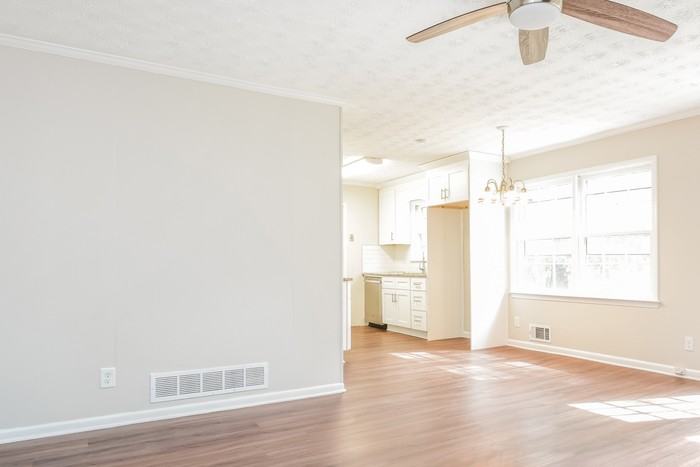 4136 Moore Rd - Photo 5 of 20