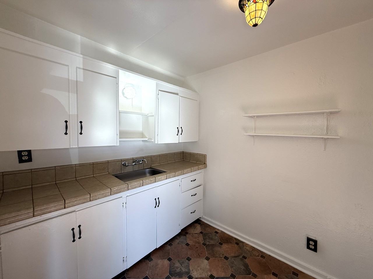 432 W 17th St #1 - Photo 4 of 10