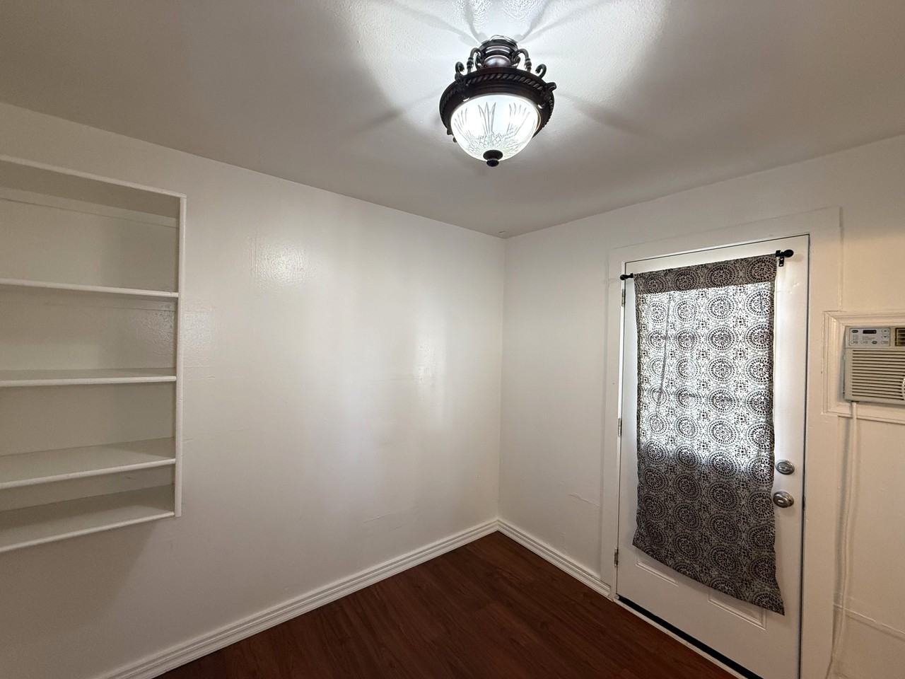 432 W 17th St #1 - Photo 6 of 10