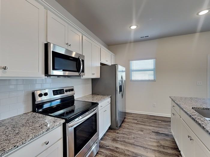 1038 Cloverdale Ct - Photo 7 of 17