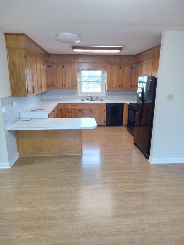 7914 Mill Grove Rd - Photo 3 of 14