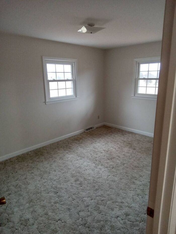 7914 Mill Grove Rd - Photo 7 of 14