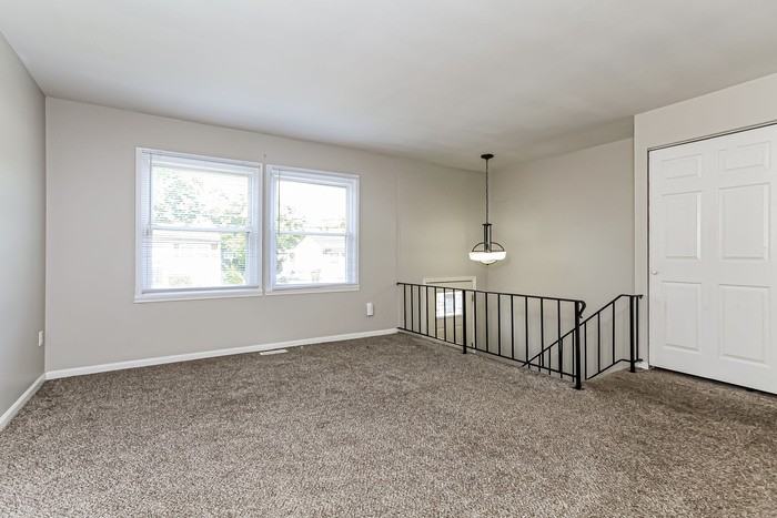 2557 Berthbrook Dr - Photo 4 of 12