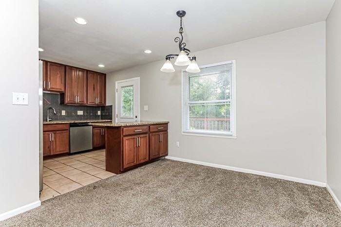 2557 Berthbrook Dr - Photo 5 of 12