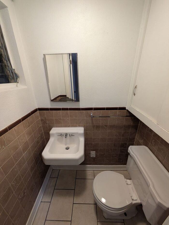 402 11th Ave Se - Photo 3 of 12