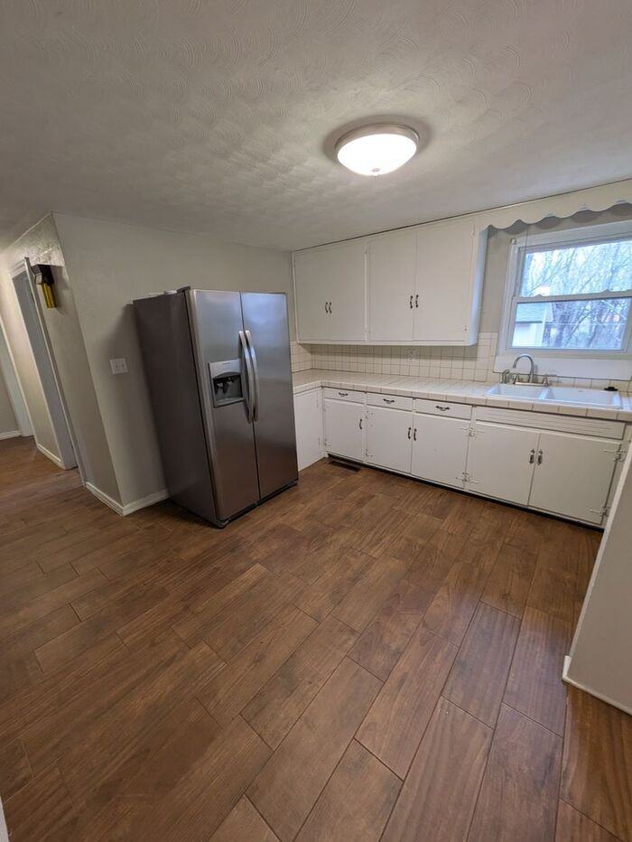 402 11th Ave Se - Photo 4 of 12