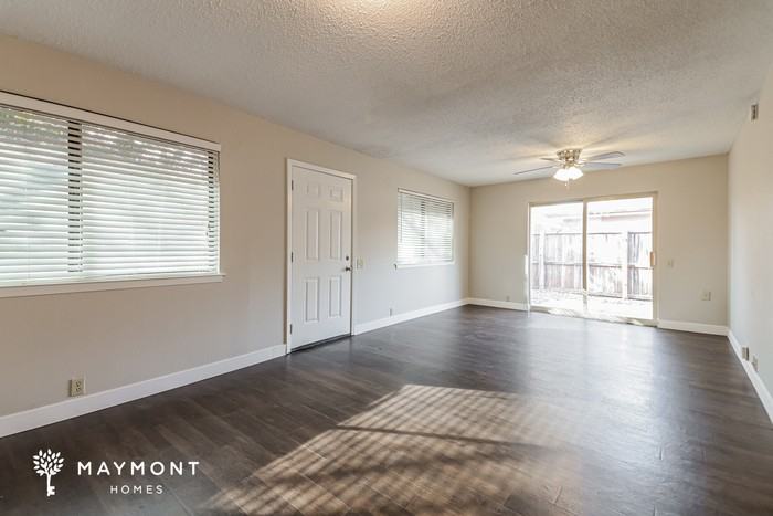 4421 Westminster Dr - Photo 5 of 14