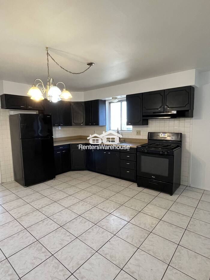 1830 Patterson Rd - Photo 2 of 9