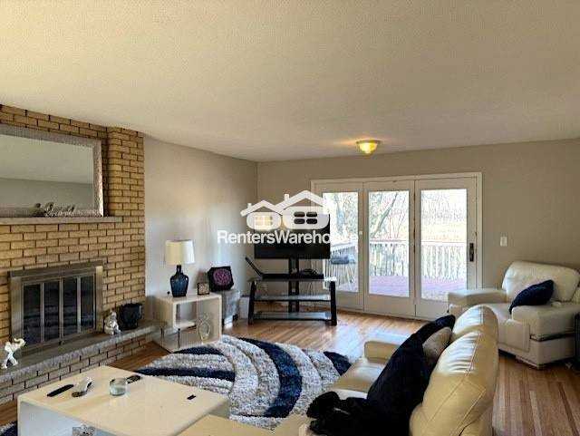 2442 Gettysburg Ave S - Photo 2 of 11