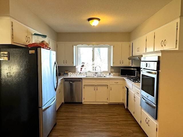 2442 Gettysburg Ave S - Photo 3 of 11