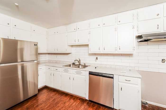 825 Park Dr - Photo 6 of 12