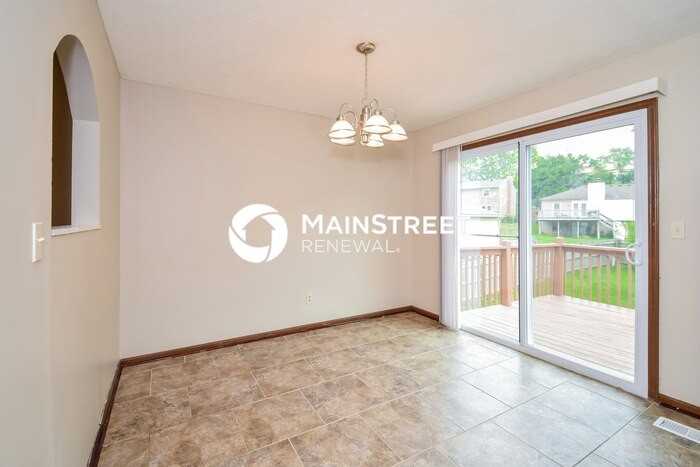 2800 Summerfield Dr - Photo 2 of 15