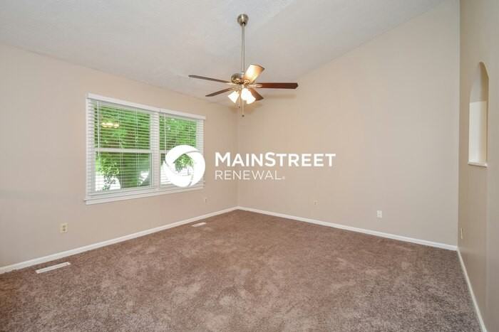 2800 Summerfield Dr - Photo 6 of 15