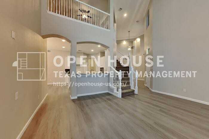 1805 Kris St - Photo 4 of 20