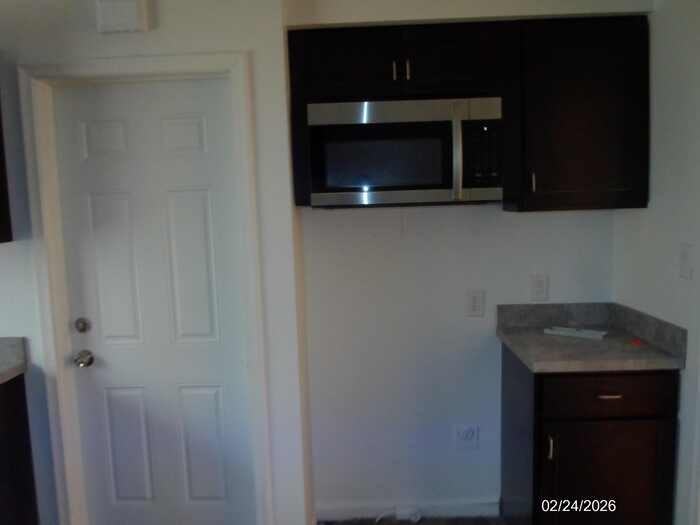 404 W Golden Gate - Photo 3 of 8