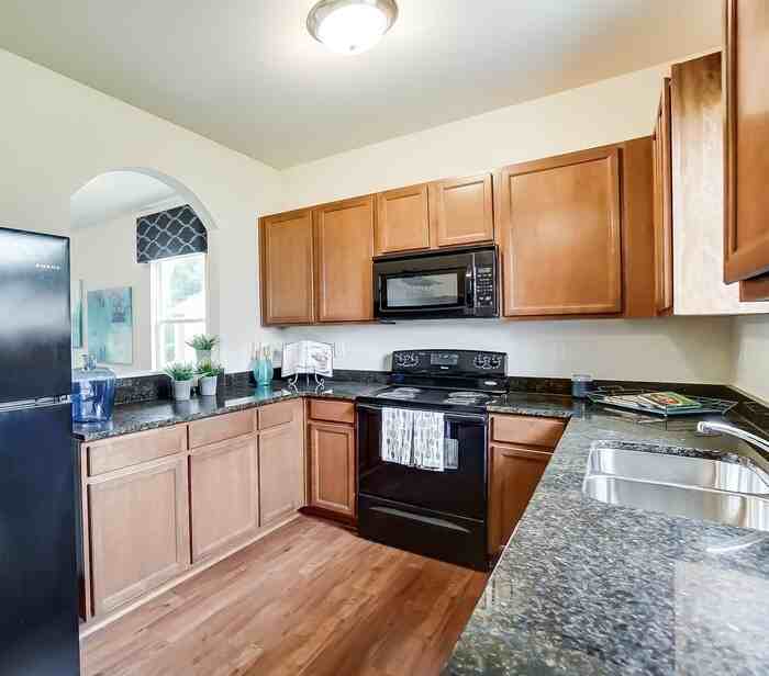 2148 Creek Bed Cir - Photo 4 of 10