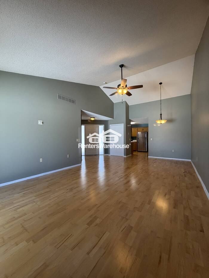 7140 Ivy Ridge Ct - Photo 3 of 11