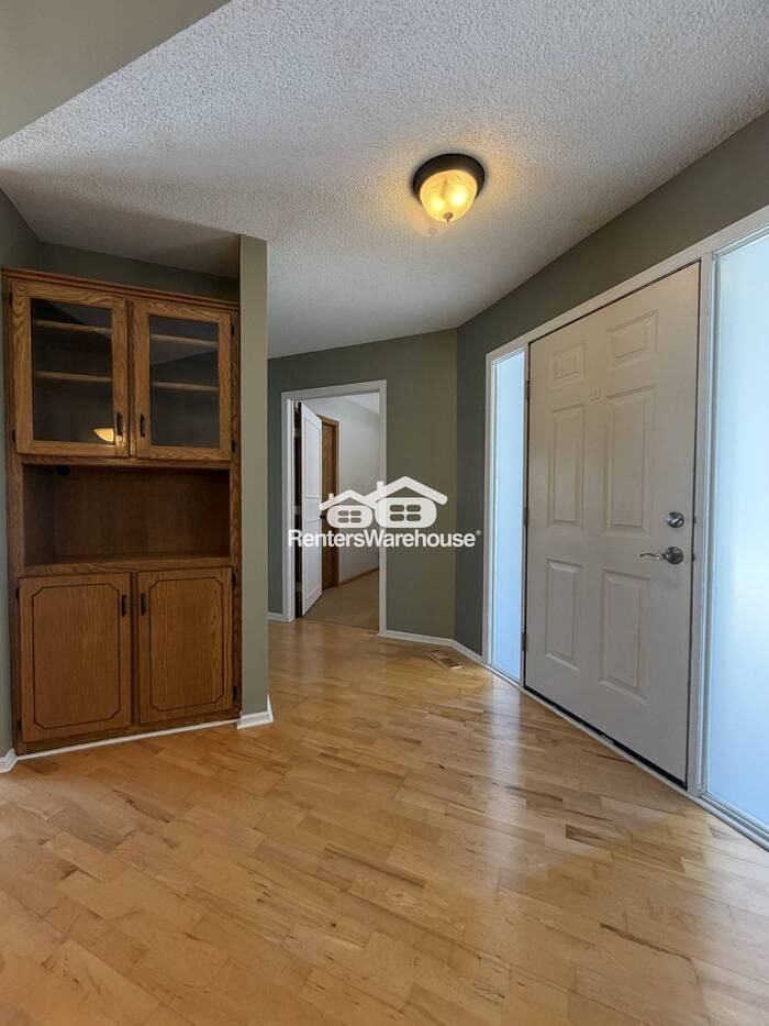 7140 Ivy Ridge Ct - Photo 5 of 11