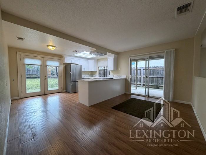 11012 Rainbow River Ct - Photo 7 of 30