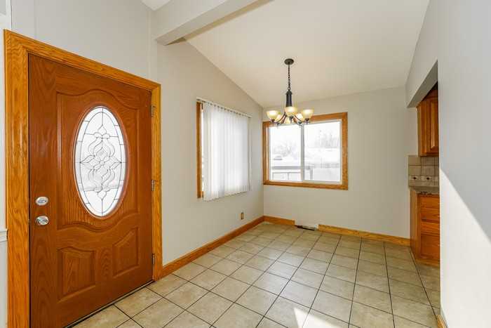 792 Hancock Cir - Photo 5 of 17