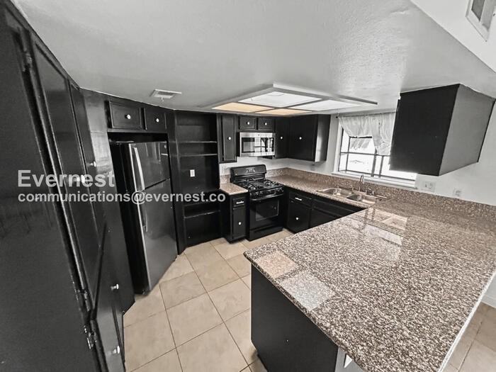 6232 Carl Ave - Photo 3 of 30