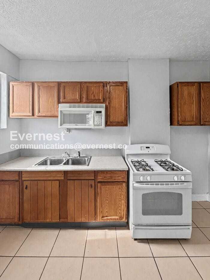 1393 Cable Ave - Photo 3 of 18