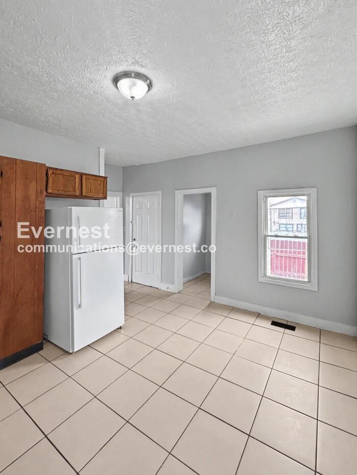 1393 Cable Ave - Photo 4 of 18