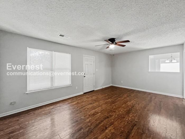 1984 Custer Dr - Photo 5 of 17