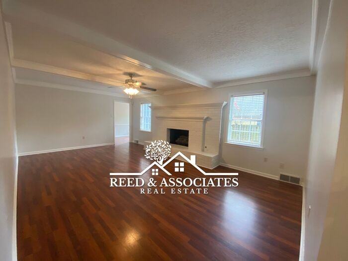 8403 Pine Valley Ln - Photo 4 of 15