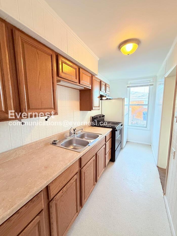 1547 Airline Ave #1 - Photo 2 of 26