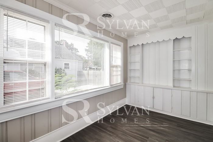 1908 Boston St - Photo 3 of 16