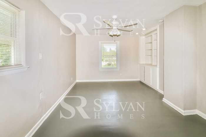 520 King George Rd - Photo 7 of 14